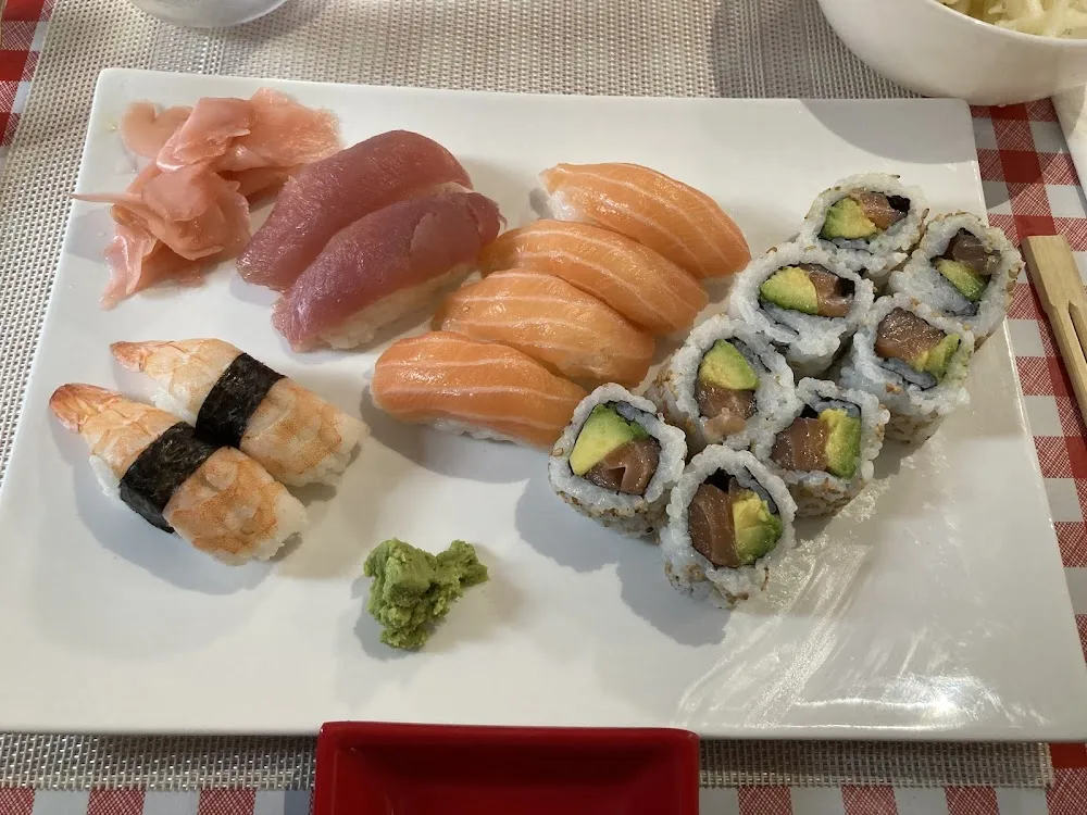 Nigiri Sushi Thon